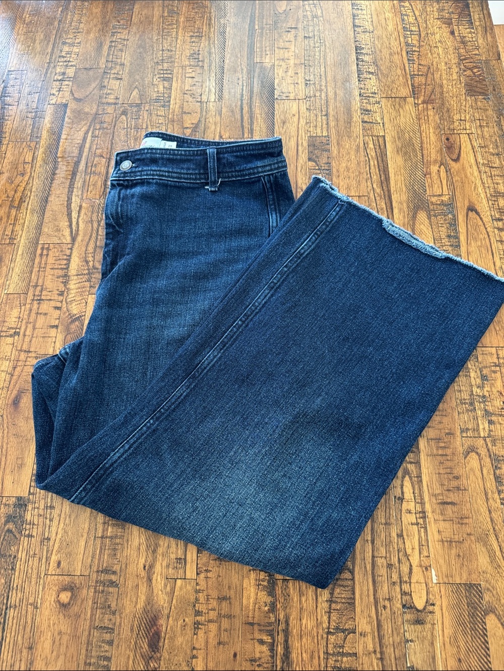 Vineyard Vines🐳 Wide Leg w/ raw cut hem